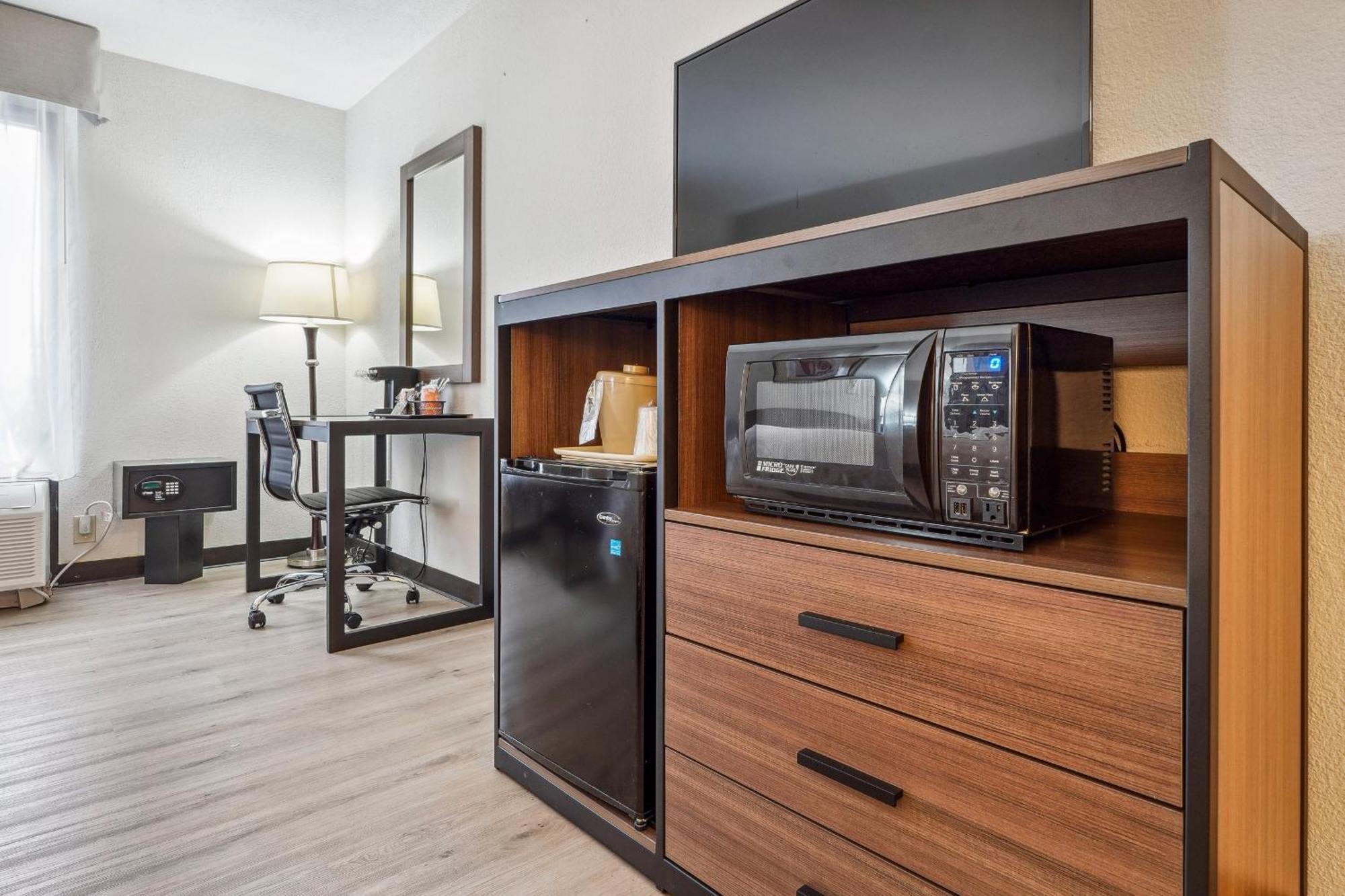 Quality Inn & Suites داوسونفيل المظهر الخارجي الصورة