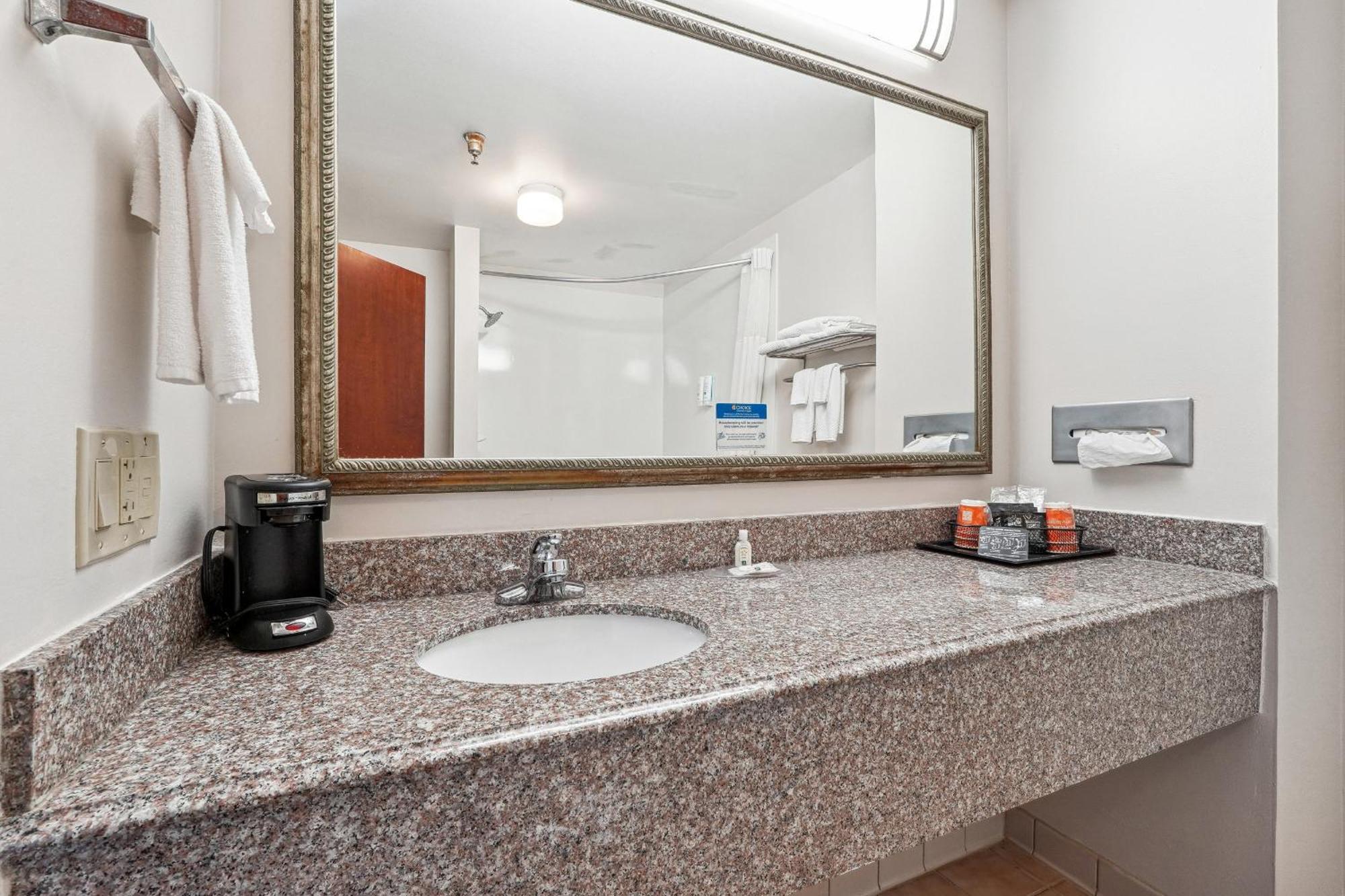 Quality Inn & Suites داوسونفيل المظهر الخارجي الصورة