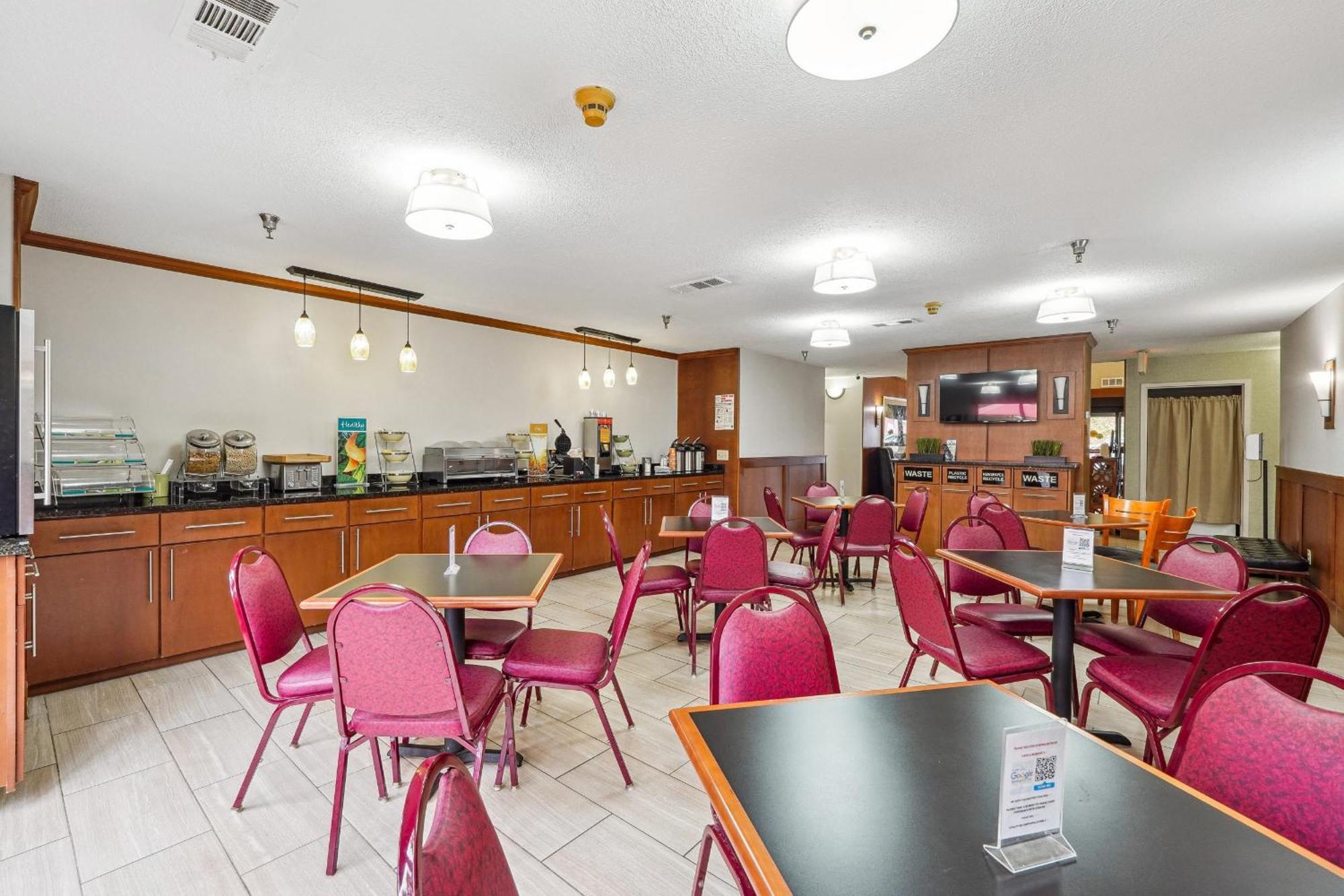 Quality Inn & Suites داوسونفيل المظهر الخارجي الصورة
