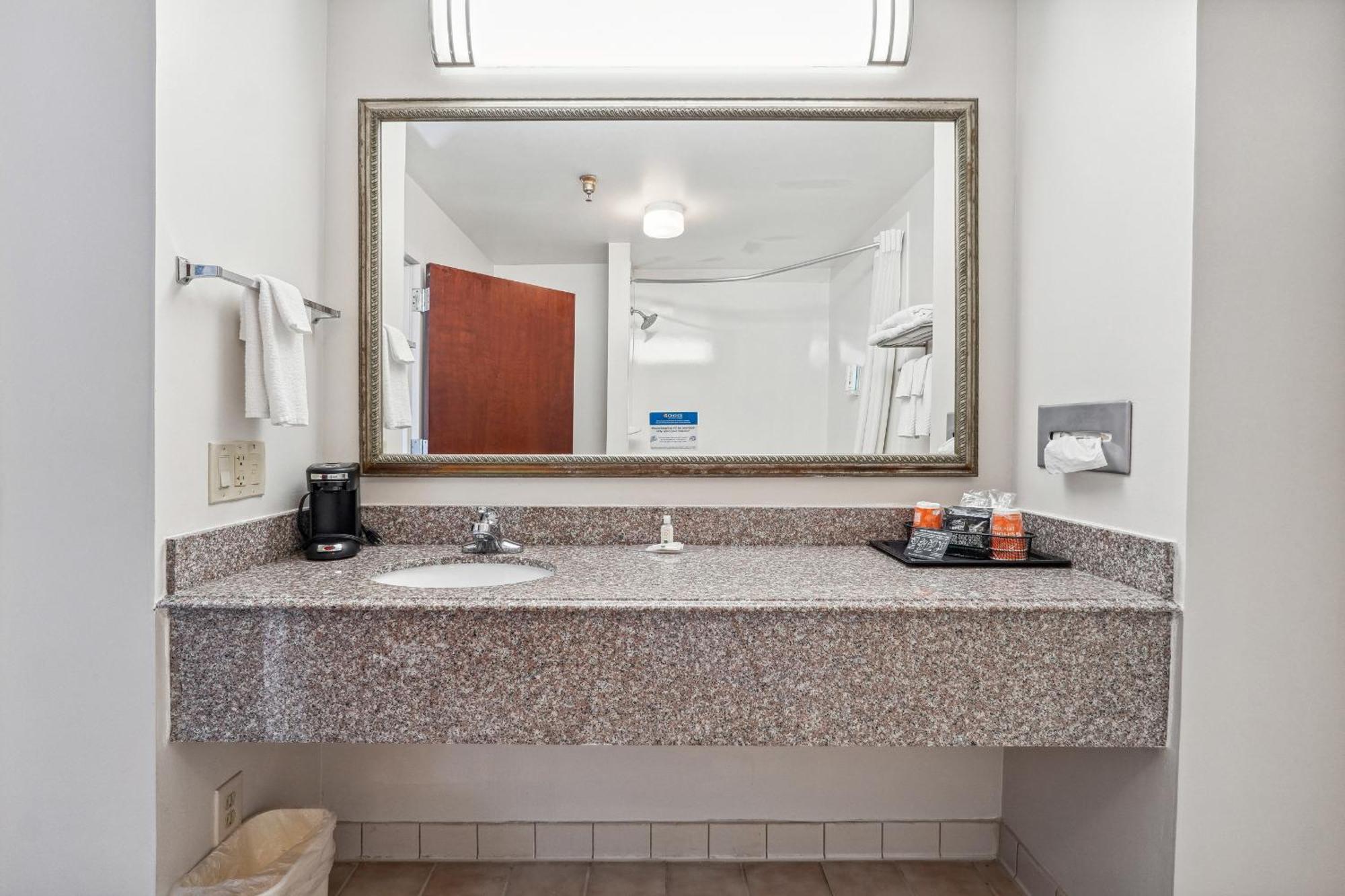 Quality Inn & Suites داوسونفيل المظهر الخارجي الصورة