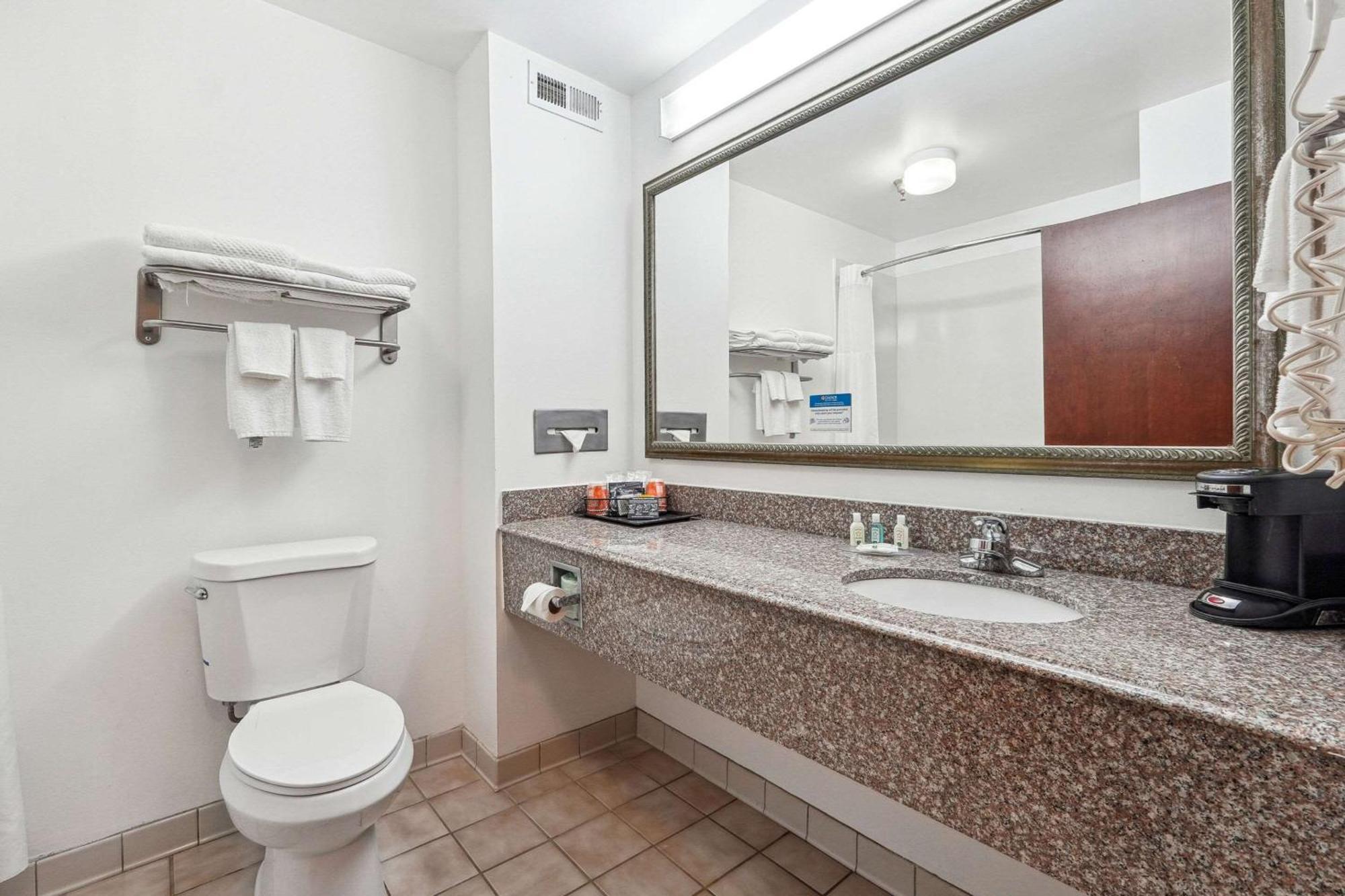 Quality Inn & Suites داوسونفيل المظهر الخارجي الصورة