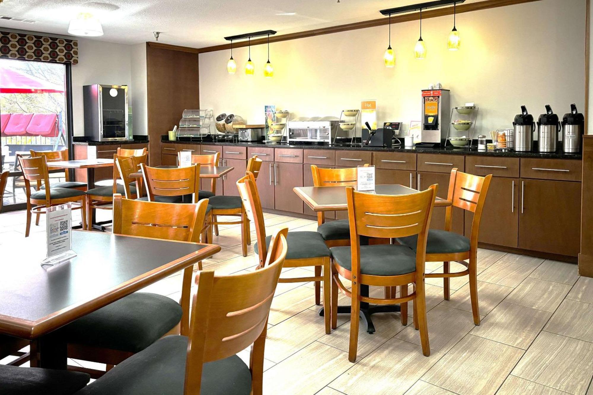 Quality Inn & Suites داوسونفيل المظهر الخارجي الصورة