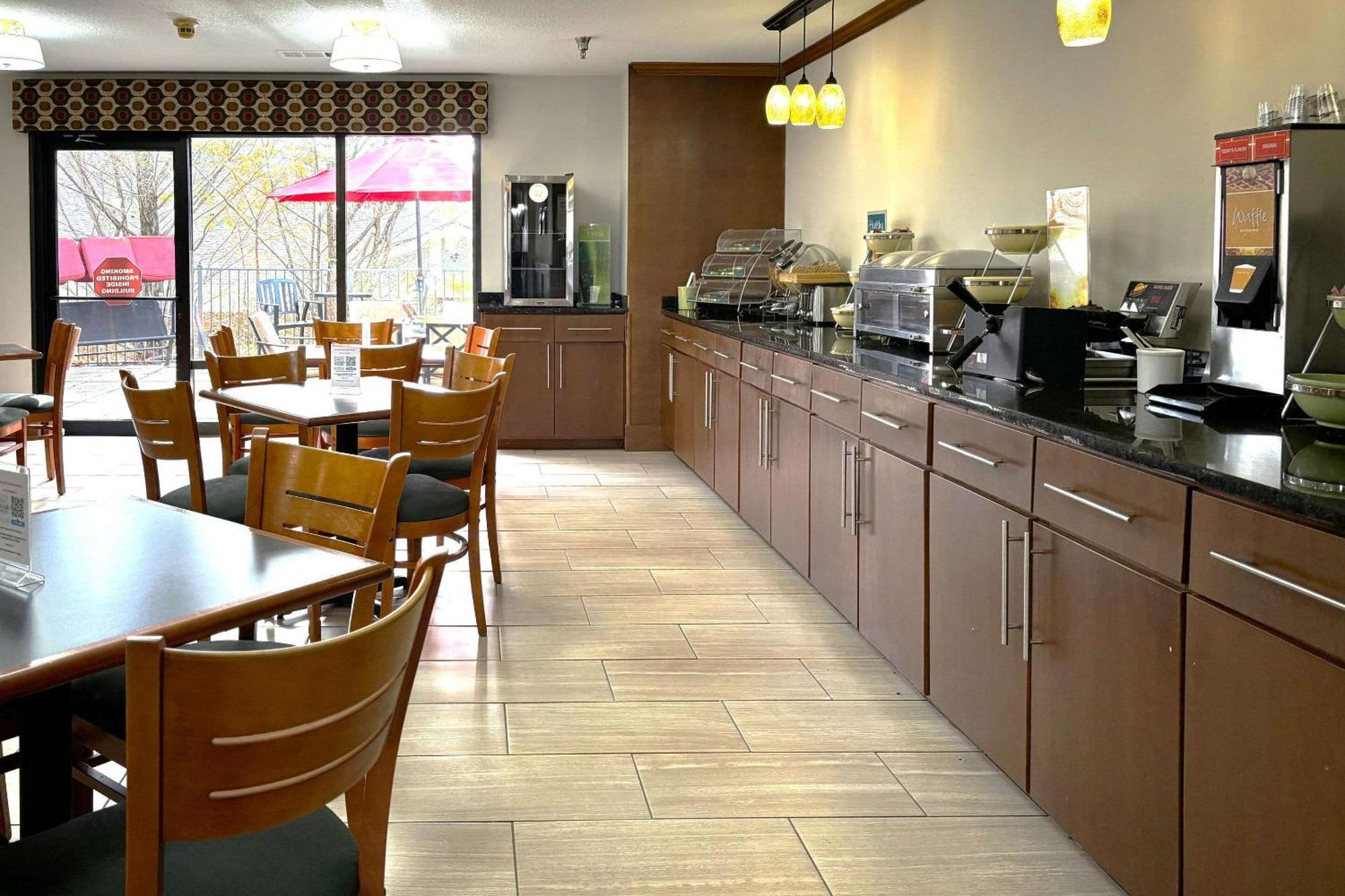 Quality Inn & Suites داوسونفيل المظهر الخارجي الصورة